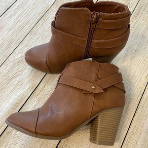 Brown Lauren Conrad Booties, Boots, size 8
